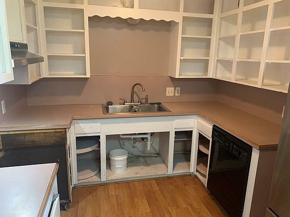 5th image of 2749 Catalina Dr