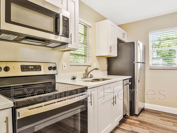 5th image of 4262 Schank Ct
