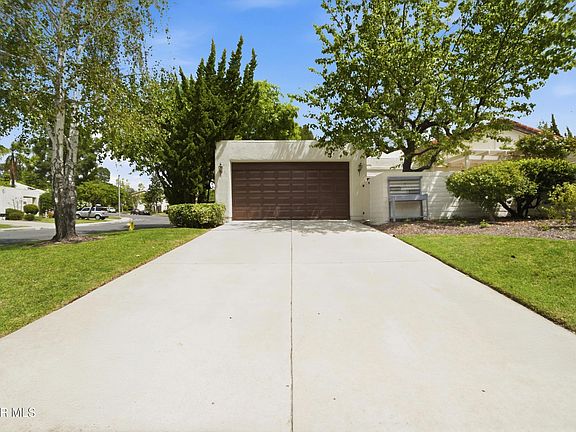 5th image of 624 N Woodlawn Dr