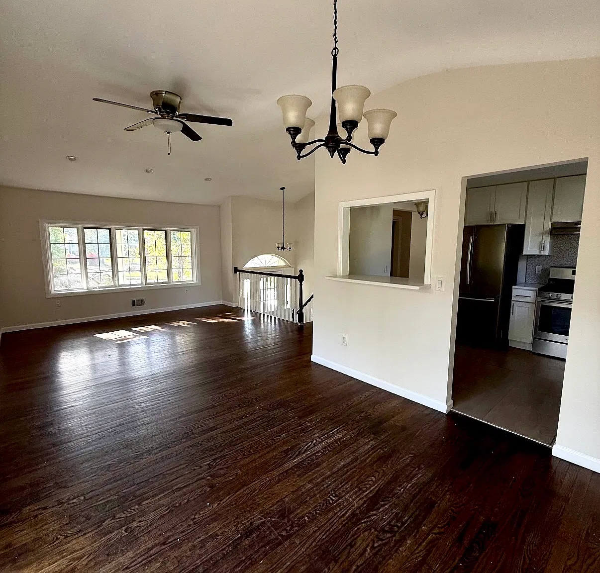5 bed, 1696 sqft, $3,400 — Photo 3