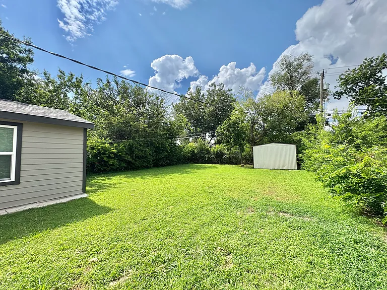 2144 Westchester Dr — Photo 41