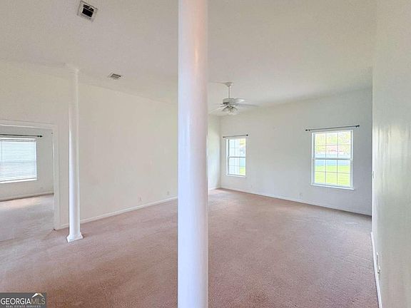 5th image of 100 Camellia Dr