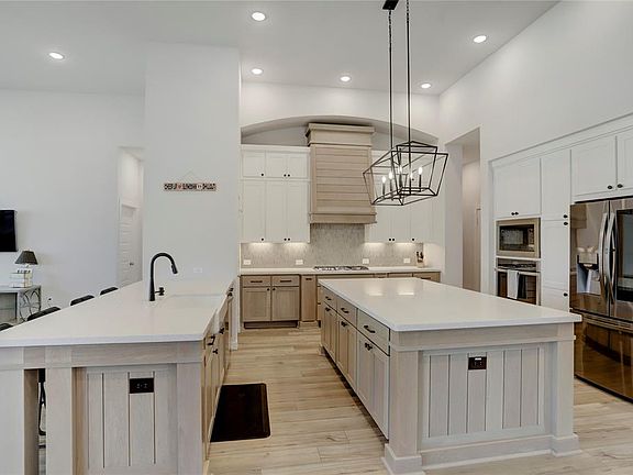 5th image of 8911 Autumn Pine Drive