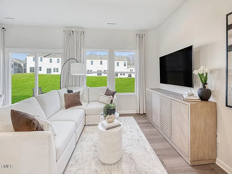 978 Rolling Fields Dr — Photo 3