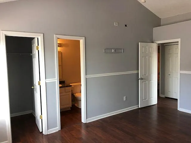 Master bedroom, with walk-in closet and bath room