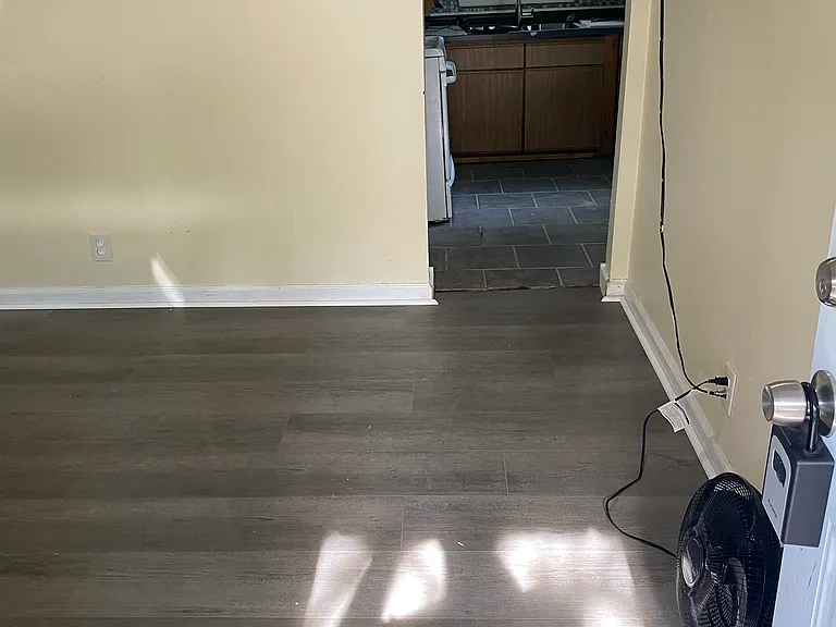 645 S Fairview Ave — Photo 7