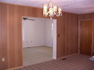 4th image of 4072 Raymond Dr