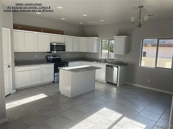 4th image of 2904 N Rainbow Street