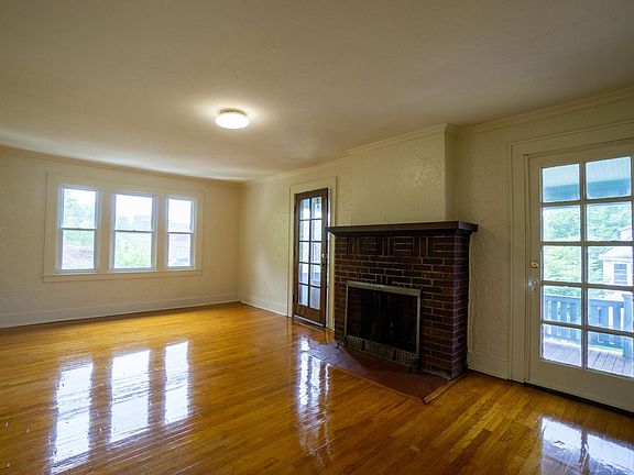 5th image of 569 Westmoreland Ave #1
