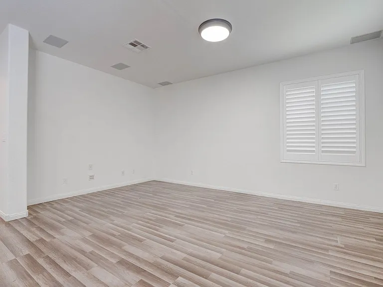 985 Noah Valley St — Photo 16