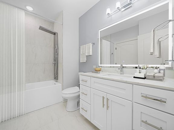 5th image of 9610 Franklin Ave #321