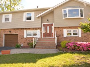10 Cedarcrest Dr, Bayville, NJ 08721