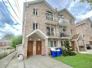 4033 191st St, Flushing, NY 11358