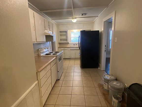 4th image of 517 S Rife St