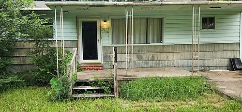 2324 W Hatfield St Photo 1