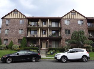 120 Devon Loop APT 4, Staten Island, NY 10314