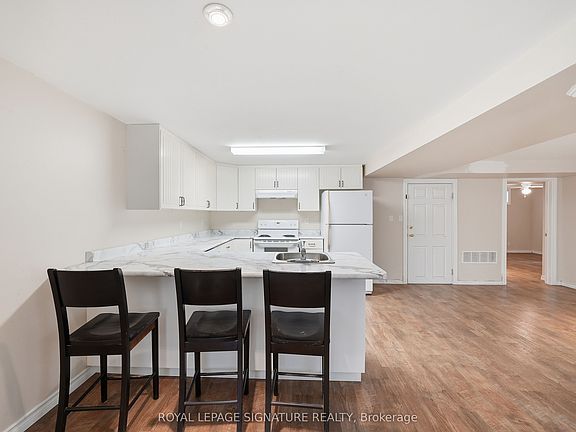 3rd image of 531 Rodd Ave