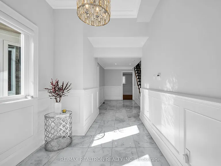 26 Liebeck Cres — Photo 4