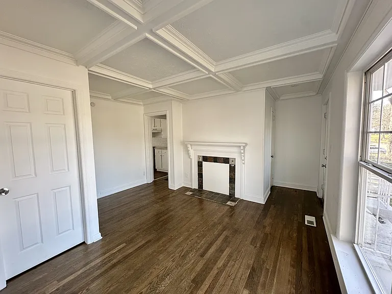 1341 Pineview Rd — Photo 3