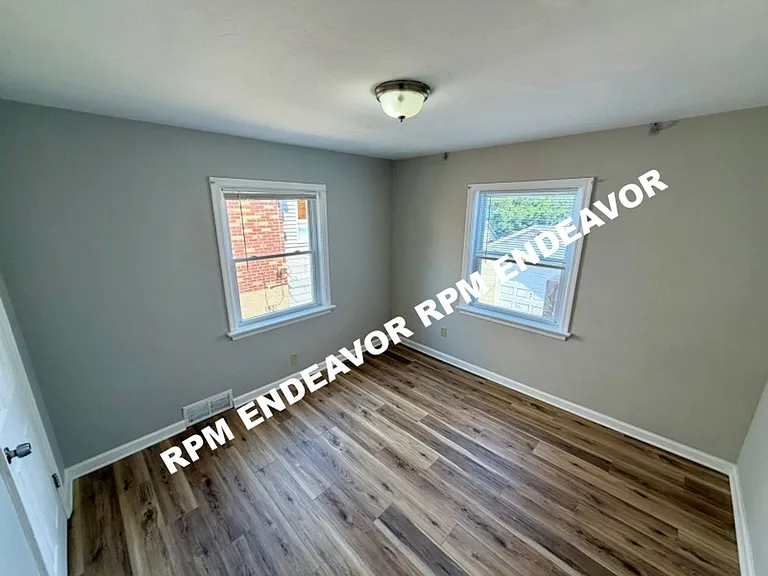 6857 Julian Ave — Photo 10