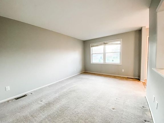 2nd image of 4215 Buckland Sq