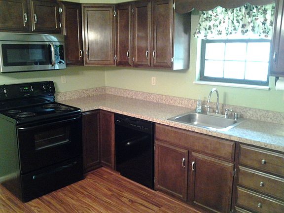5th image of 17 Beechwood Pl