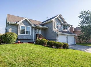 410 W 10th St, Kearney, MO 64060
