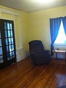 2nd image of 1124 Wellesley Ave