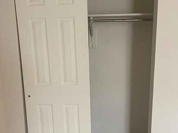 5th image of 2360 Sun Valley Cir Unit 2