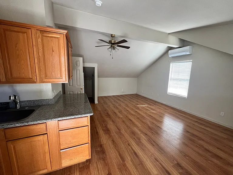 339 Torrington Dr #1 — Photo 2