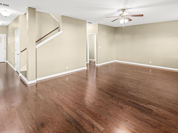 3rd image of 3380 Tourmaline Dr