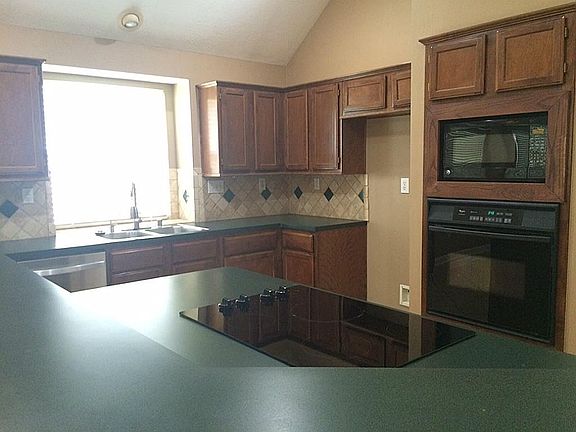 2nd image of 535 Avery Dr