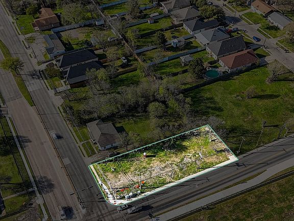 2nd image of 451 N Jim Miller Rd