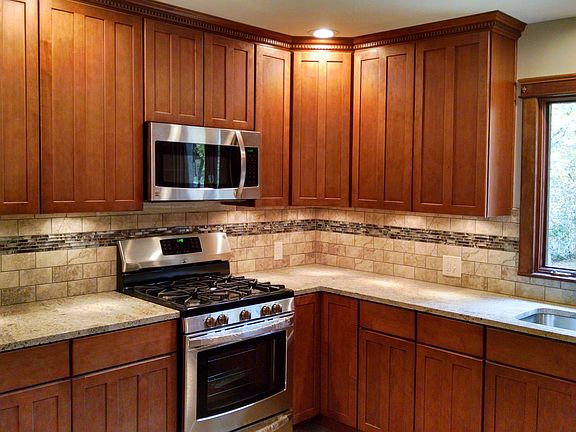 5th image of 739 Heritage Ln