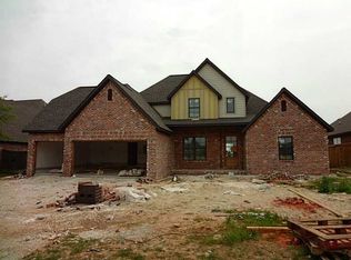 2608 Murfield Dr, Rogers, AR 72758