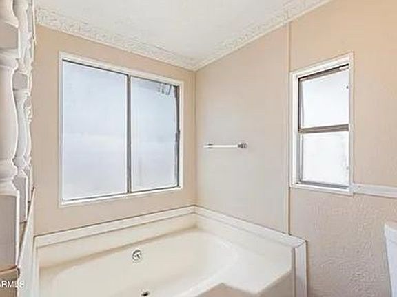 3rd image of 37533 W Elwood St