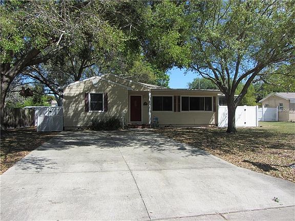 2nd image of 441 Rotary Pl NE