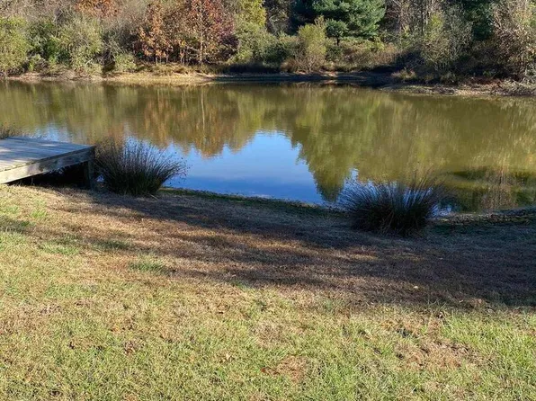 5238 Woodhaven Rd, Pinckneyville, IL 62274