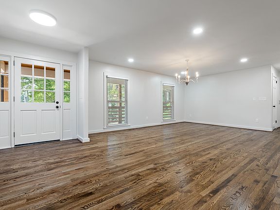 4th image of 3438 N River Rd