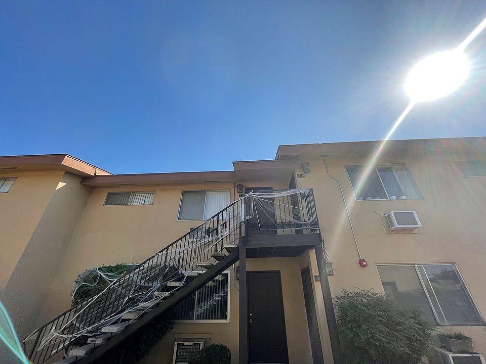 1st image of 1124 S Shady St Unit 212