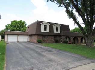 1209 Charlene Dr, Bolivar, MO 65613