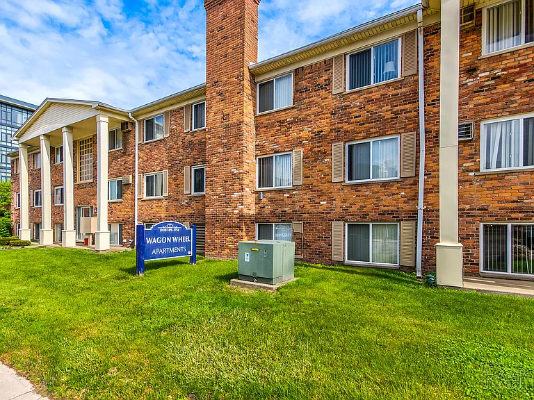 Wagon Wheel Apartments — Photo 44