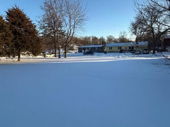 E Yerby St, Marshall, MO 65340