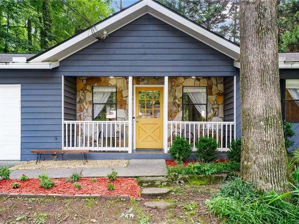 3220 Oakbrook Ln, Clarkston, GA 30021