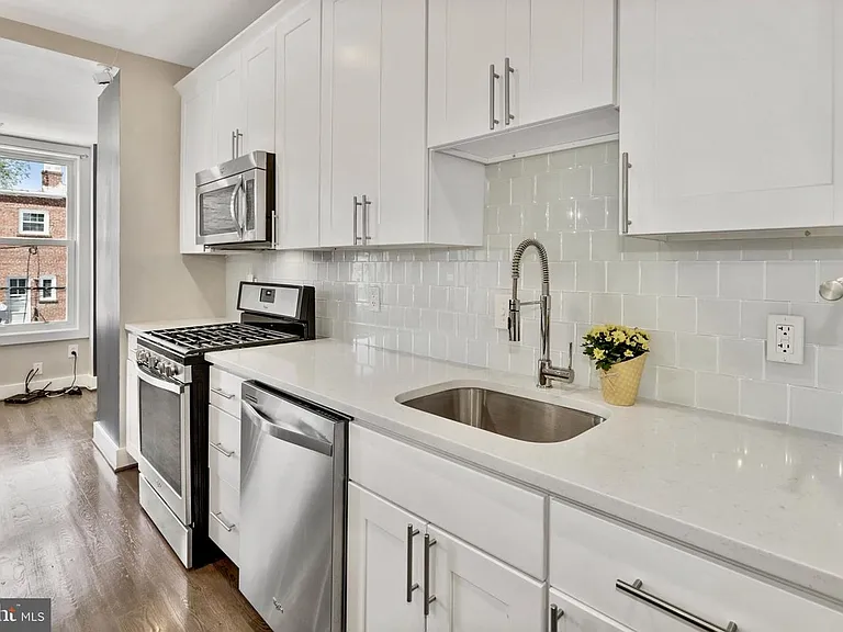 1304 Holbrook St NE #3 — Photo 7