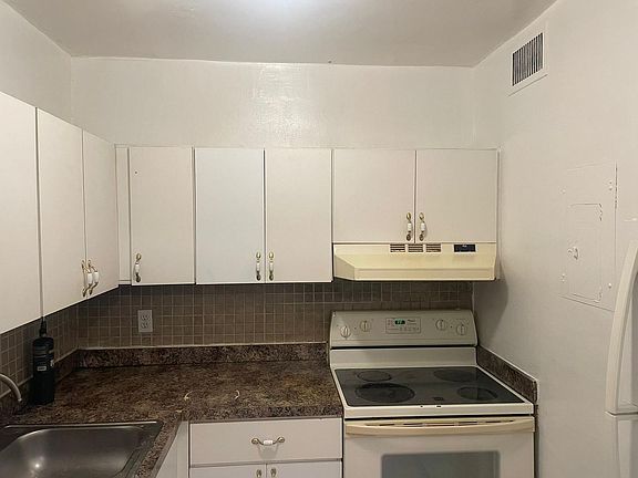 5th image of 1830 Maravilla Ave APT 207