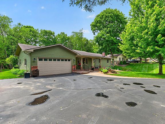 3rd image of 2801 N Tipsico Lake Rd