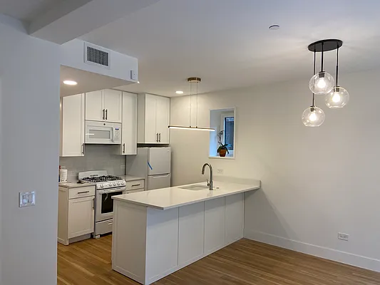 Rented by Keller Williams NYC | media 15