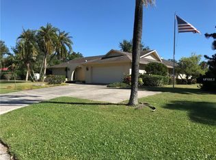 303 Harbor View Ln, Largo, FL 33770