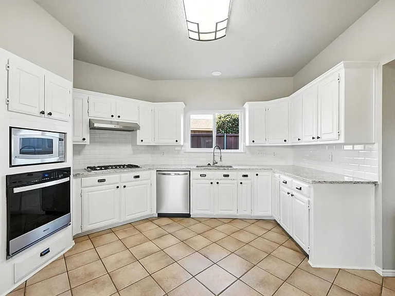 1100 Timberline Ln — Photo 12